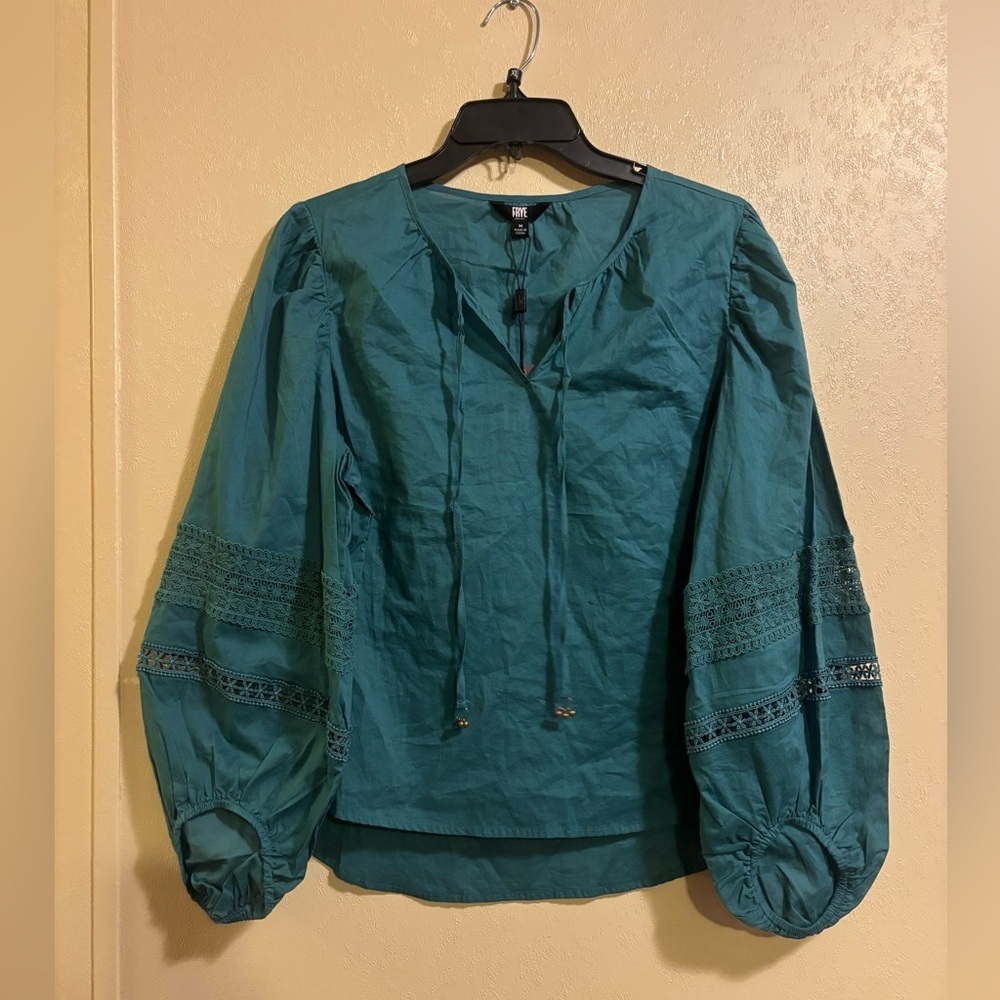 NWT Frye Lace Accent Blouse sz M